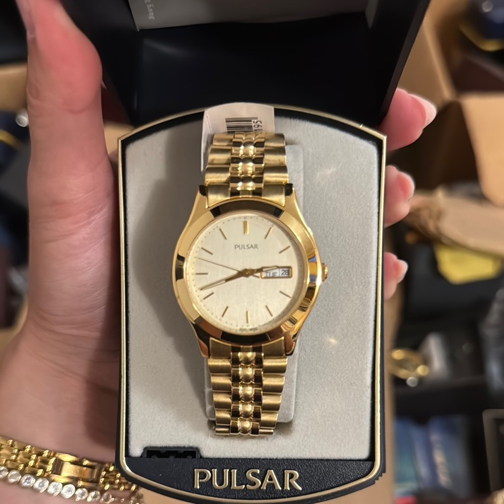 Pulsar Gold Classic Analog Watch with Metal Link Bracelet